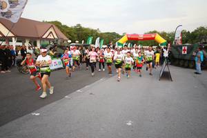 BIB: 
                            <button type="button" onclick="openModal(3530697)" class="btn btn-primary btn-sm float-right btn-popup" data-toggle="modal" data-target=".modal-high-quality">
                        <i class="fas fa-shopping-cart"></i> Add to Cart
                    </button>
                                            <button type="button" onclick="isThisMe(3530697, true)" class="btn btn-success btn-sm float-right btn-popup btn-isme hidden" data-toggle="tooltip" data-placement="bottom" title="นี่คือรูปของคุณใช่ไหม คลิกที่นี่เพื่อเอาเข้าอัลบั้ม">
                        <i class="fas fa-plus"></i> Add to album
                    </button>
                    <button type="button" onclick="isThisMe(3530697, false)" class="btn btn-warning btn-sm float-right btn-popup btn-isnotme hidden">
                        <i class="fas fa-ban"></i> Remove from album
                    </button>